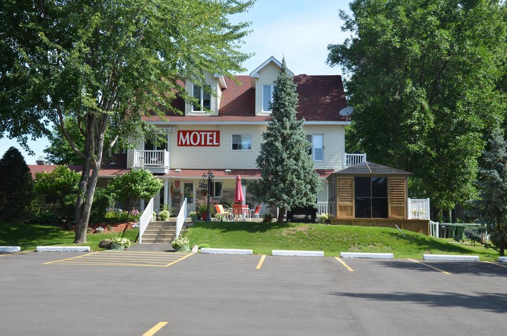 Motel Derfal 2*